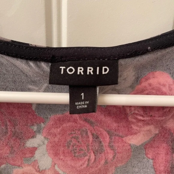 Torrid Floral V-Neck Chiffon Blouse - Red and Black - size 1 (14/16) - Picture 7 of 12